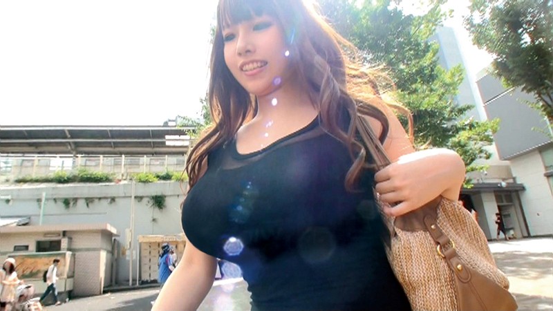 巨尻で着衣で爆乳のお姉さん、西川りおんのパイズリフェラ無料動画。【西川りおん動画】