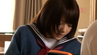 成海うるみ、麻里梨夏のsexパンチラフェラ無料動画。【イタズラ動画】