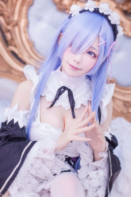 White Swimsuit Bikini Maid Suit Rem： A Different World Starting from Re Zero Cosplay016