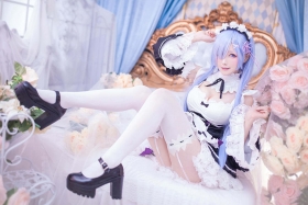 White Swimsuit Bikini Maid Suit Rem： A Different World Starting from Re Zero Cosplay026