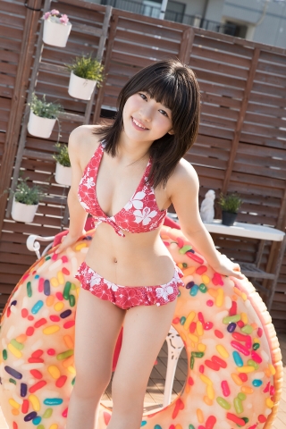 Risa Sawamura Floral Frilled Bikini015