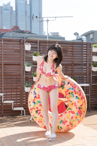 Risa Sawamura Floral Frilled Bikini014