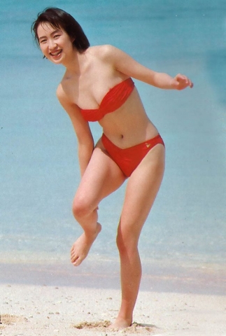 Moriguchi Hiroko swimsuit bikini gravure 1985 debut002