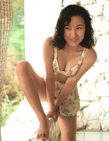 Moriguchi Hiroko swimsuit bikini gravure 1985 debut027