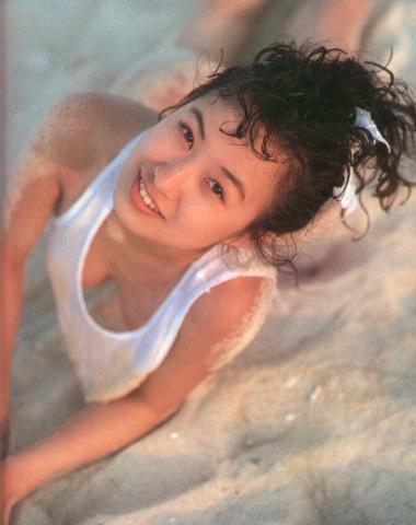 Moriguchi Hiroko swimsuit bikini gravure 1985 debut030