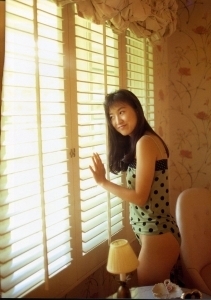 Moriguchi Hiroko swimsuit bikini gravure 1985 debut041