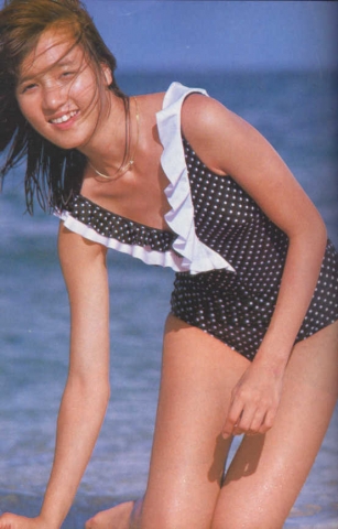 Yoko Ishino swimsuit bikini gravure 1985 debut001