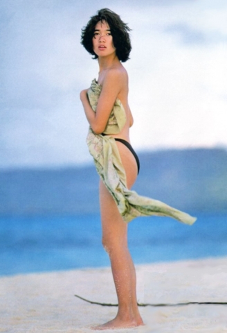 Yoko Ishino swimsuit bikini gravure 1985 debut040
