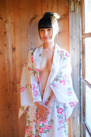 Ryuka Mochizuki swimsuit bikini gravure Her body and singing voice are glamorous003