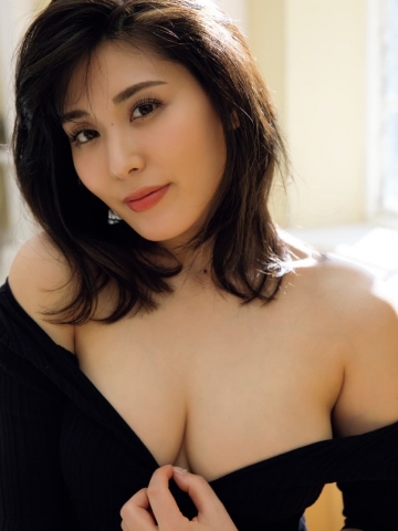 Tomomi Kaneko Tallest nude ever008