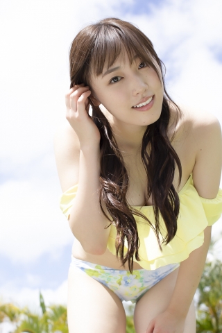 In a tropical country Morning Musumes swimsuit gravure019