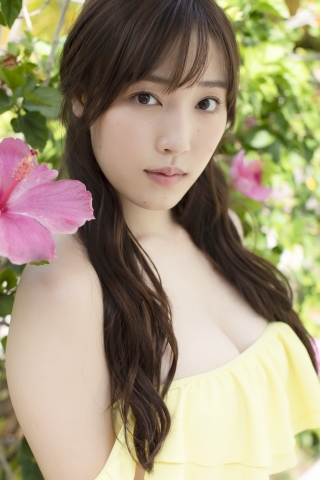 In a tropical country Morning Musumes swimsuit gravure020
