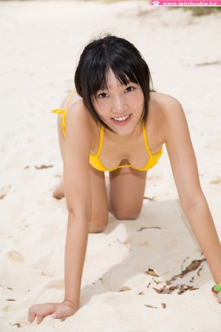 Nanna Tanaka Yellow Swimsuit Beach046