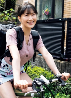 Maki Shinkai the beautiful Uber Eats delivery girl with the amazing body007