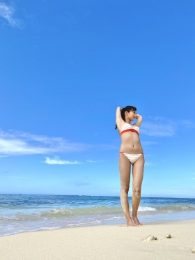 Arina Mitsuno 18 looks like shes about to burst into a fresh bikini018