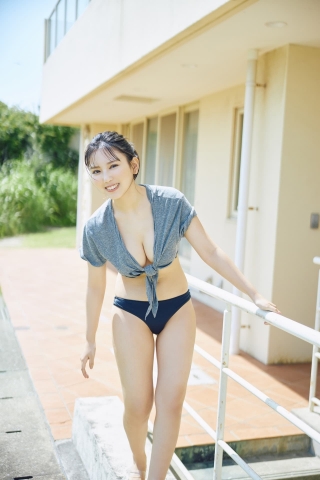 Aika Sawaguchi the gravure queen of Japan has become a little more mature and is now ready to take on the world013