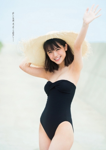 This is the first swimsuit gravure of Yuka Murayama an 18yearold young actress who is addicted to Showa retro003