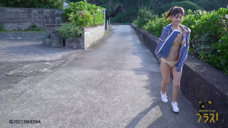 I havent seen Asakura Yui in a swimsuit since her elementary school pool class022