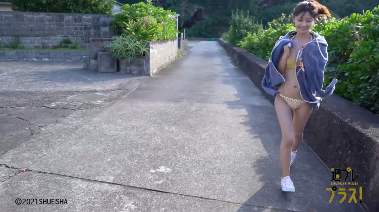 I havent seen Asakura Yui in a swimsuit since her elementary school pool class023