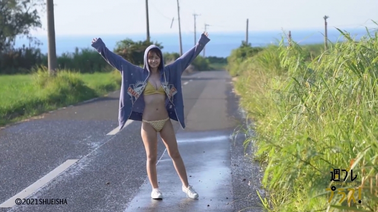 I havent seen Asakura Yui in a swimsuit since her elementary school pool class027