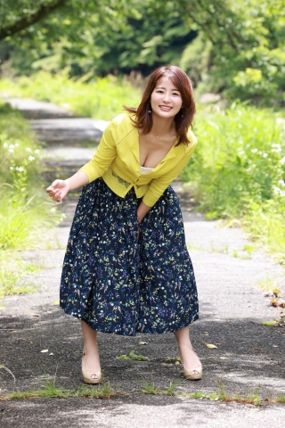 Natsumi Hirashima is also very active as a voice actor and actress013