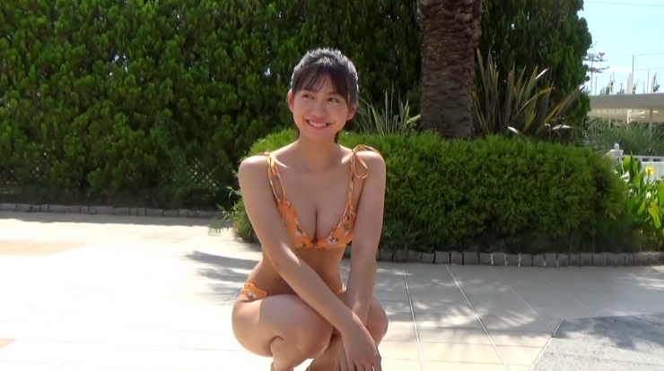 Hikaru Amano 18 years old in her first swimsuit a gem that has been discovered047