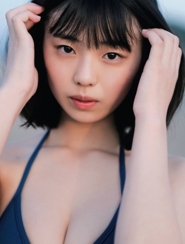 Shes a rising star in the world of gravure who became the talk of the town at Miss Magazine 2020005