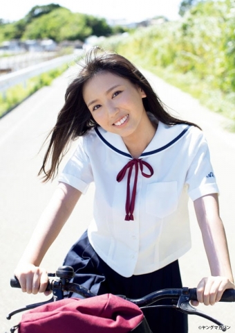 Aika Sawaguchi a naive high school girl living in Nagoya006