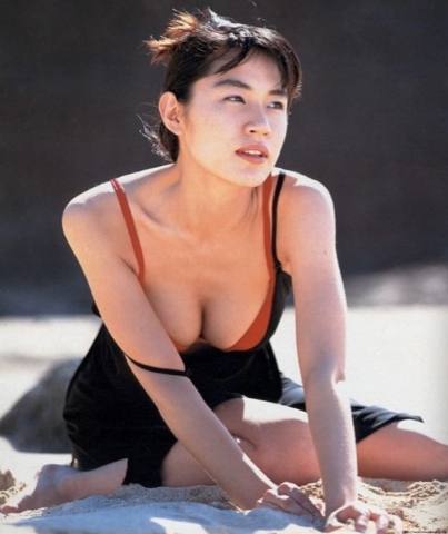 Yoshie Okuyama swimsuit bikini005