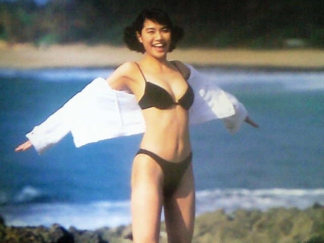 Yoshie Okuyama swimsuit bikini032