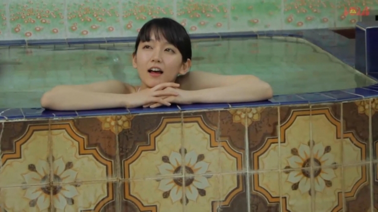 Riho Yoshioka bathhouse swimsuit photo shoot074