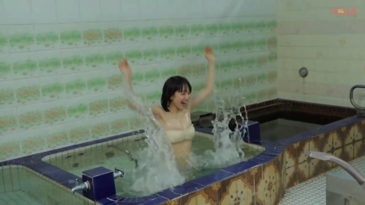 Riho Yoshioka bathhouse swimsuit photo shoot106