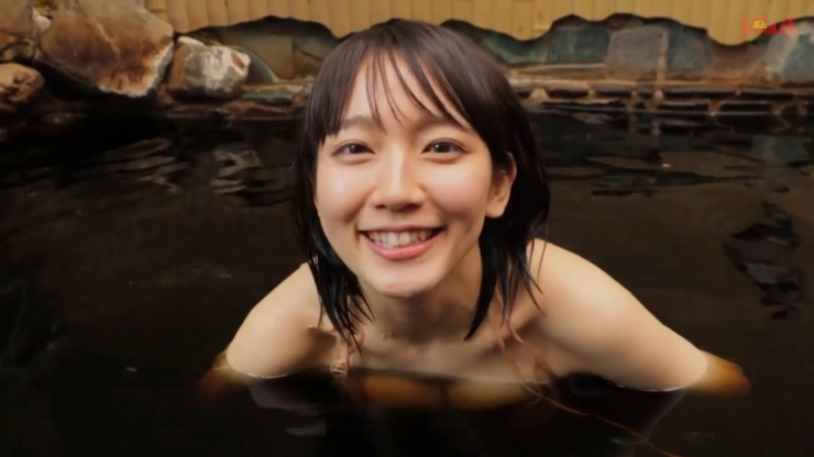 Riho Yoshioka bathhouse swimsuit photo shoot172