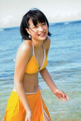 Suzu Hirose Swimsuit Bikini036