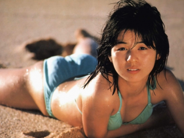 Ryoko Sano swimsuit bikini021