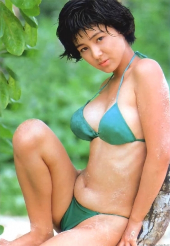 Mari Mizutani Swimsuit Bikini001