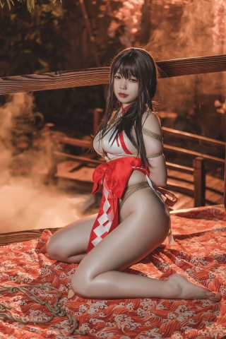 Rope and Shrine Maiden Sexy Cosplay gg019