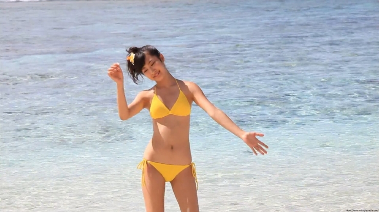 Kaede Hashimoto Yellow Bikini BeachAina misaki 26 years old nude029