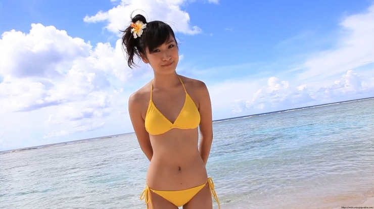 Kaede Hashimoto Yellow Bikini BeachAina misaki 26 years old nude035
