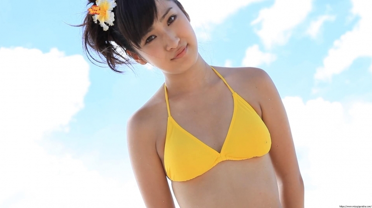 Kaede Hashimoto Yellow Bikini BeachAina misaki 26 years old nude046