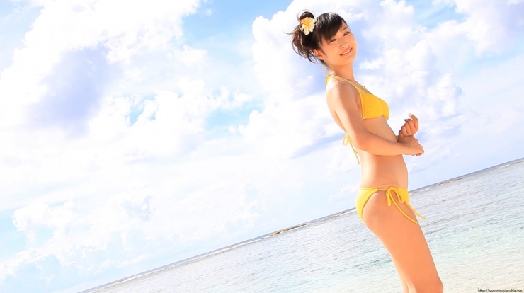 Kaede Hashimoto Yellow Bikini BeachAina misaki 26 years old nude063