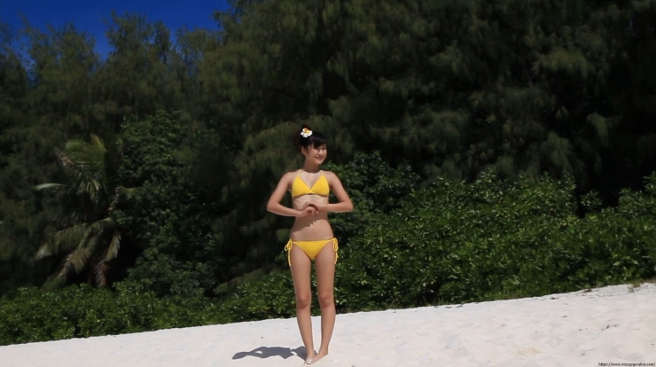 Kaede Hashimoto Yellow Bikini BeachAina misaki 26 years old nude074