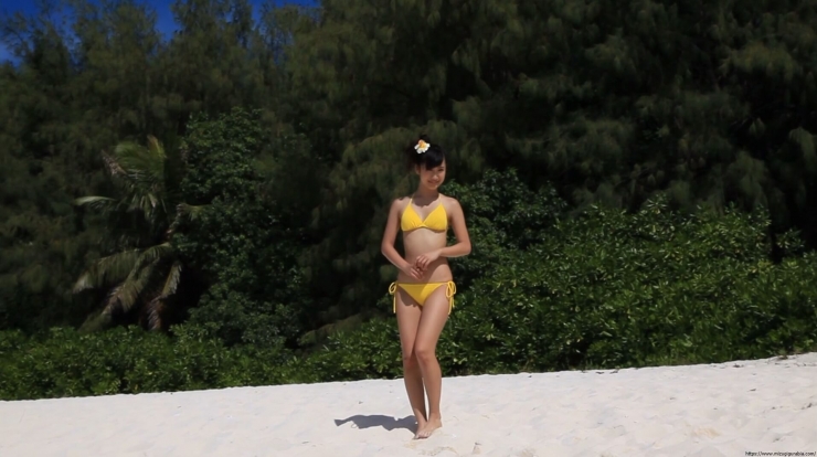 Kaede Hashimoto Yellow Bikini BeachAina misaki 26 years old nude073