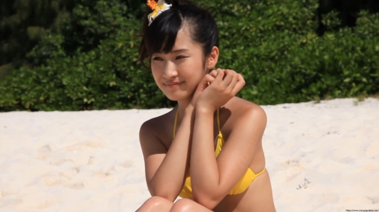 Kaede Hashimoto Yellow Bikini BeachAina misaki 26 years old nude085