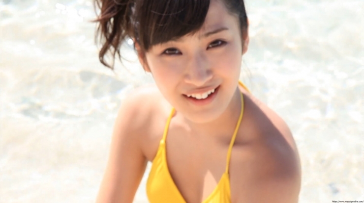 Kaede Hashimoto Yellow Bikini BeachAina misaki 26 years old nude121