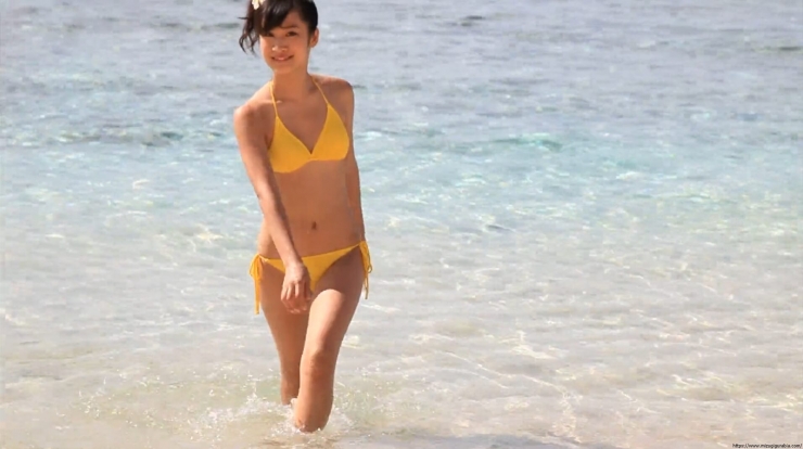 Kaede Hashimoto Yellow Bikini BeachAina misaki 26 years old nude157