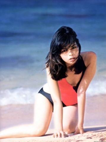 Nana Okada Swimsuit Bikini ee027