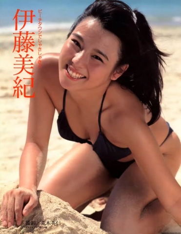 Miki Ito Swimsuit Bikini004
