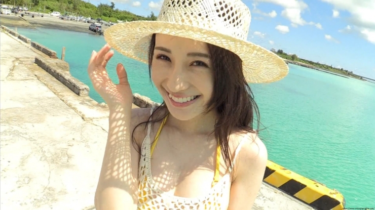Aima Ito Yellow Bikini Beach006