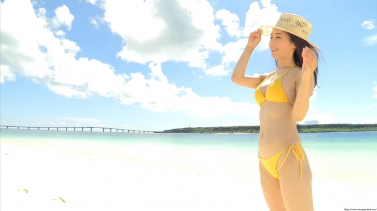 Aima Ito Yellow Bikini Beach175